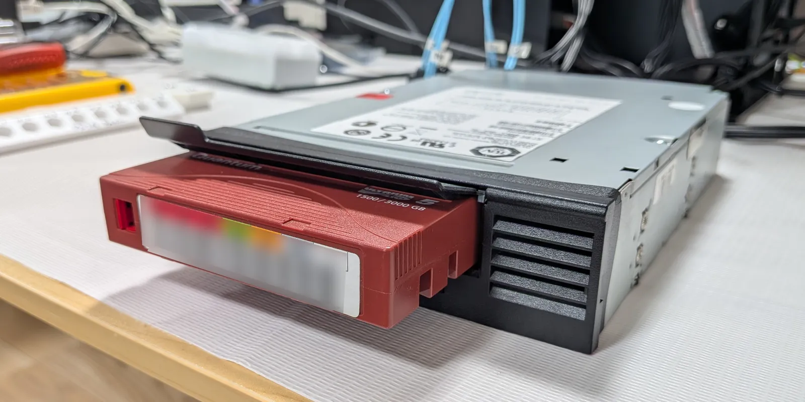 憧れのテープドライブを使ってみた – Ubuntu 24でLTO Ultrium5を使う